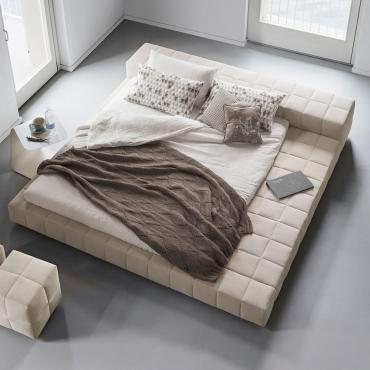 Squaring square patterned design bed with side and back peninsula