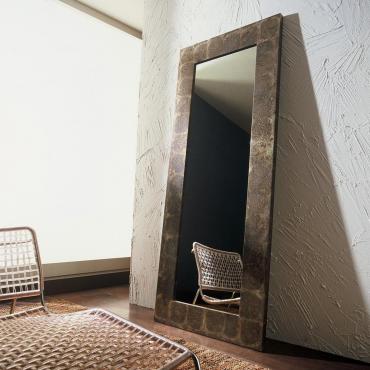 Kumi vertical mirror with oxidized pure silver frame