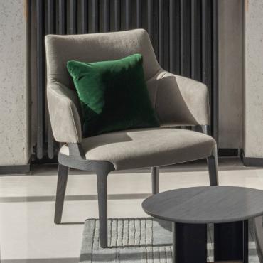 Armchair with solid wood legs Velis in the version with the high backrest