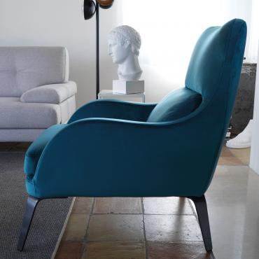 Mabel armchair with shaped armrests