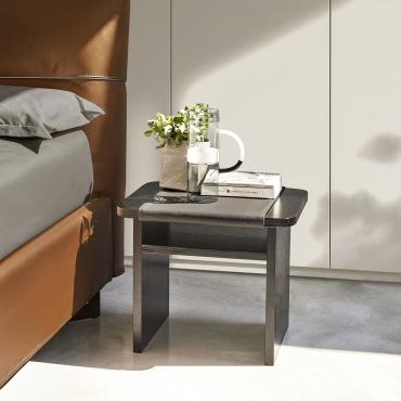 Ametista end table for the side of the bed