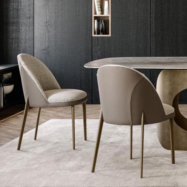 Wendy two-tone chair with metal legs