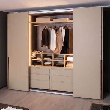 Pacific 4 sliding doors wardrobe with wooden built-in handles