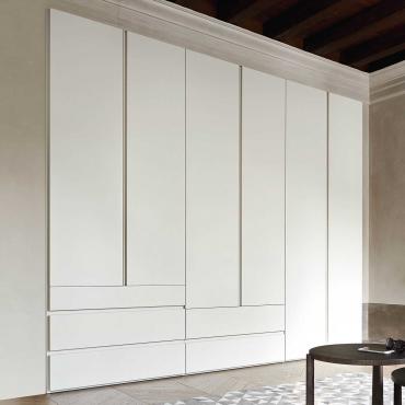 Wardrobe with doors and drawers from the Pacific collection