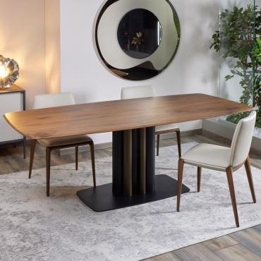 Table with central steel tube base Bahia