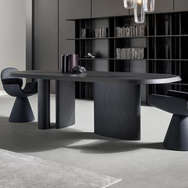 Table with asymmetrical base Padiglioni by Bonaldo