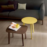 Icaro rectangular wooden coffee table with blunt edges and round version