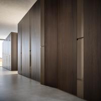Slice hinged wardrobe in fashion wood Earth with lacquered contrasting band in a Mud colour