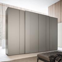 Case wood sliding wardrobe is available in various finishes - picture with plain doors