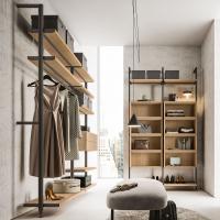 The Betis walk-in wardrobe is customisable and can be equipped with various elements
