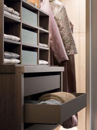 Drawer unit with pull-out tray in smoky grey aluminium