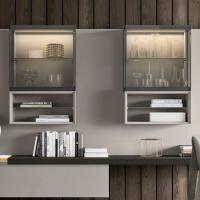Plan Metal layout with 64 wide open compartments in Arena lacquer  with clear glass shelf