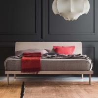 Marlin wood Nordic bed with high feet 