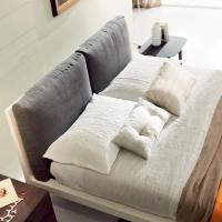 Detail of the headboard with cushions (cover-removable)