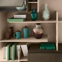 Detail of the shelves linked together thanks to the combination of different modules