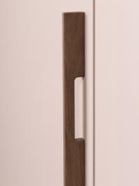 Dettaglio della maniglia Wood in rovere poro aperto, una delle numerose aperture disponibili sulle ante di Neptune Lounge
