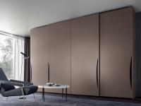 Nadir Lounge closet with four doors lacquered to match each other and S3 type groove opening