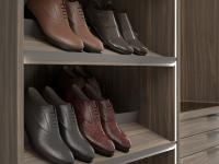 Equipped shoe shelf