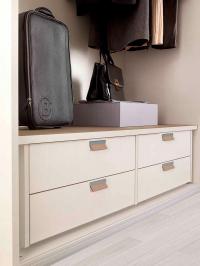 Double set of drawers with No. 4 drawers, enhanced with leather top and handles