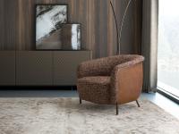 Bailey armchair with two-tone upholstery in leather and patterned fabric