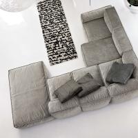 Peanut B sectional sofa with modern design
