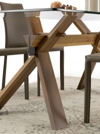 Detail of the wooden structure finished in walnut