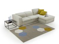 Acapulco rug - taupe grey 26 - with hexagons in 13 light blue, 15 cream and 40 yellow