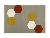 Detail of the hexagon pattern on Acapulco rug, measuring  200x133 cm