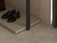 Floor panel that can be customised in width. Upright foot with excursion of - 0.5 / + 1.5 cm