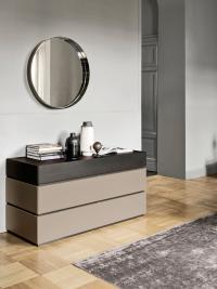 Two-tone dresser in ombra matt lacquer and coal wood veneer