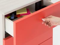 Detail of the drawer opening with Dotto handle