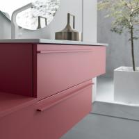 Lower cabinet in the H3 Peonia matt-lacquer finish, with matching cod.16 handles