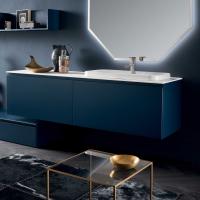 Bathroom composition with washbasin cabinet featuring 1 basket in E7 Blueberry matt lacquer