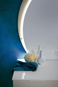 N15 Atlantic wall-mounted vanity unit  - detail of the mineral-marble console and Moon Mirror with led and X1 Rope matt lacquered frame 