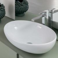 Close up of the Softly washbasin in glossy white ceramic
