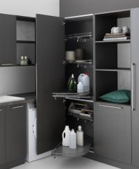 Corner column cupboard with 5 pull-out trays