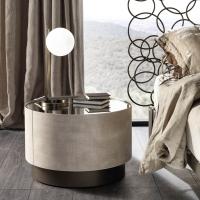 Mirto round nightstand with mirror top and sand cloth decoration