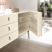 City buffet cabinet by Cantori, detail of the doors and glass rack shevles inside