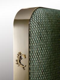 Testiera liscia con angoli arrotondati e cornice in metallo bronzo con marchio Cantori