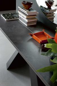 Close-up of the closed top on the Convivium console table by Cattelan