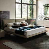Adam leather upholstered bed with wooden feet by Cattelan 