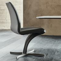 Design chair with curved leg Betty by Cattelan