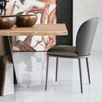 Chris ML upholstered chair, matched to the Mad Max Wood table by Cattelan
