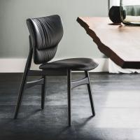 Dumbo is a modern winged dining chair by Cattelan, which is characterised by a soft and comfortable padding 