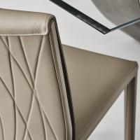 Detail of the quilted back Italia by Cattelan chair
