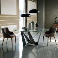 Magda chair with the Skorpio table by Cattelan