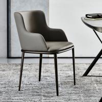 Magda chair with armrests and leather upholstery