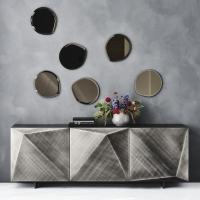 Hawaii mirrors can be combined to create vibrant decorative compositions