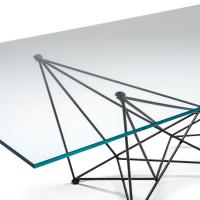 Gordon design table by Cattelan with glass top - detail of the base