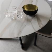 Detail of the top in keramik stone of Planer table by Cattelan - it looks like marble but is easier to be treated witheveryday use and it is also cheaper